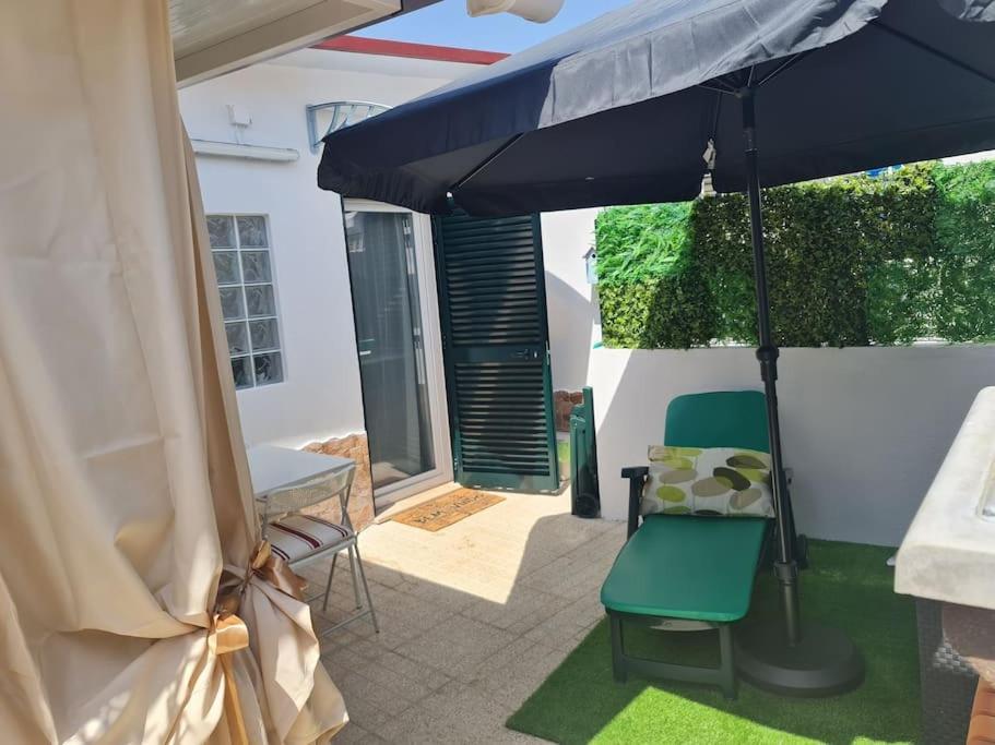 "Linda'S Guest House" Beach House With Private Patio & Hot Tub, 3 Min From The Beach Кошта-да-Капарика Экстерьер фото