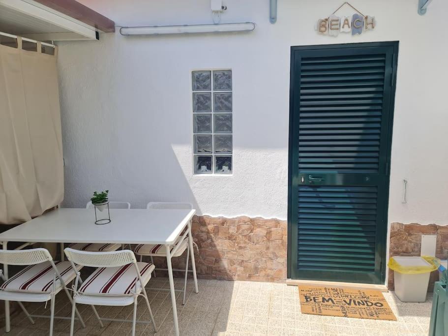 "Linda'S Guest House" Beach House With Private Patio & Hot Tub, 3 Min From The Beach Кошта-да-Капарика Экстерьер фото