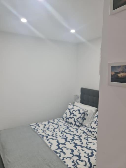 "Linda'S Guest House" Beach House With Private Patio & Hot Tub, 3 Min From The Beach Кошта-да-Капарика Экстерьер фото